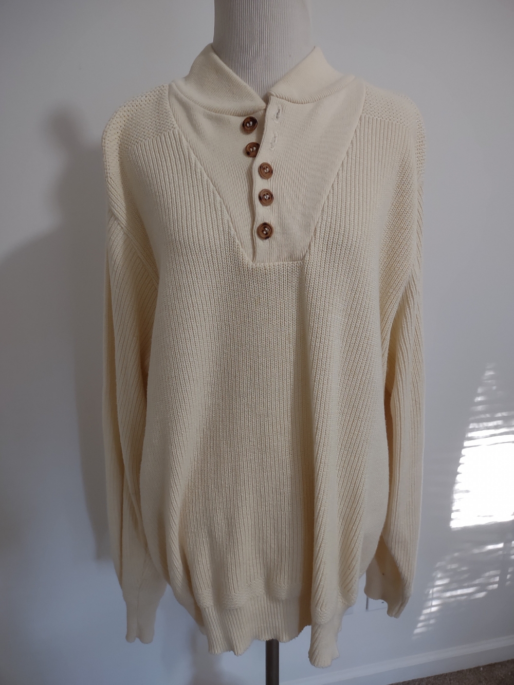 Lands' End Vintage Men's Cream V-Neck Button-Placket Sweater Wood-Tone Buttons
